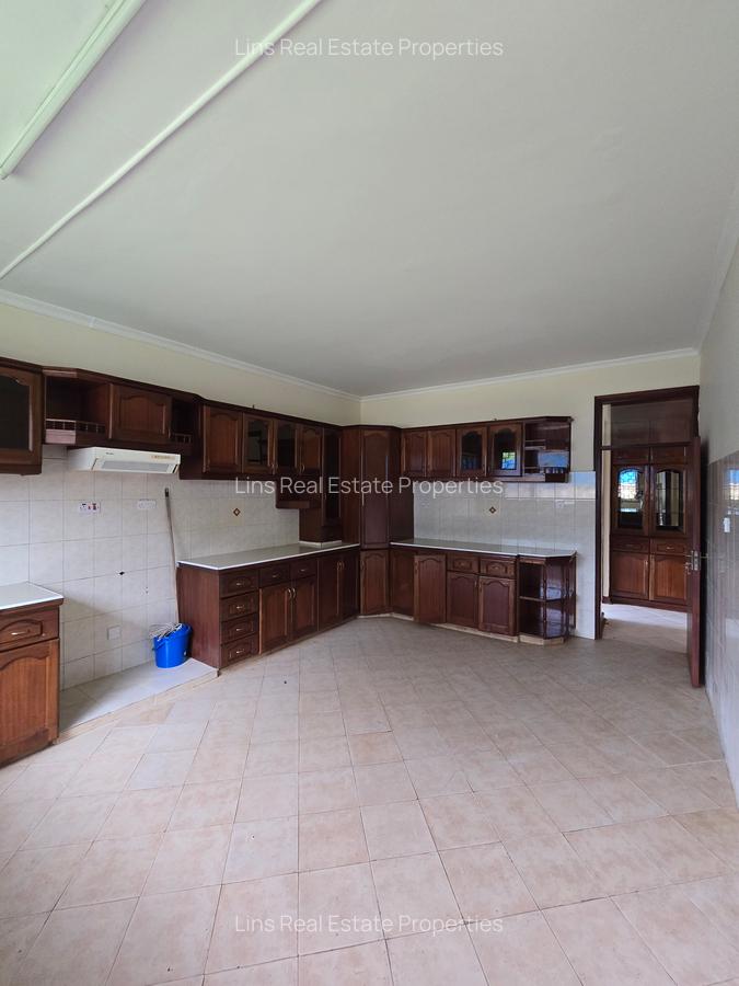 4 Bed Townhouse with En Suite in Lavington - 8