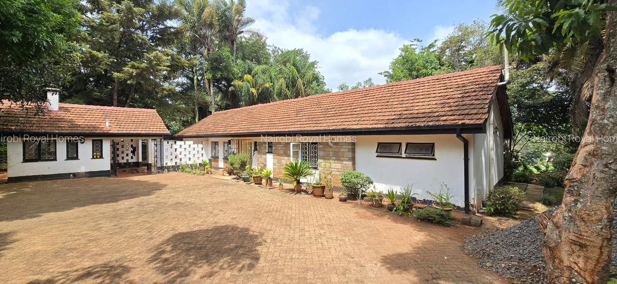 4 Bed House with En Suite at Kyuna - 5