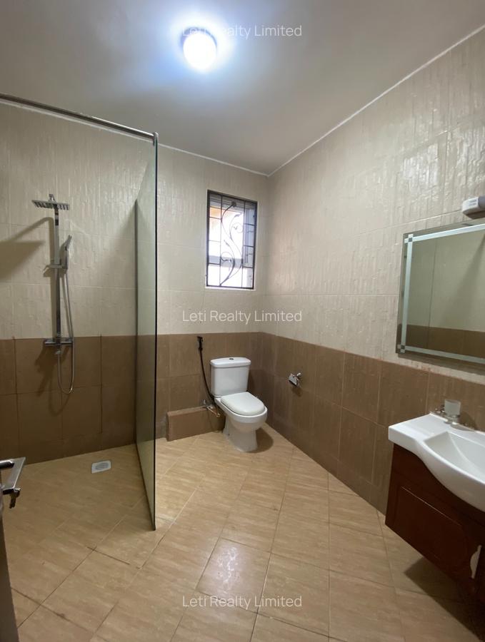 5 Bed Townhouse with En Suite in Lavington - 9