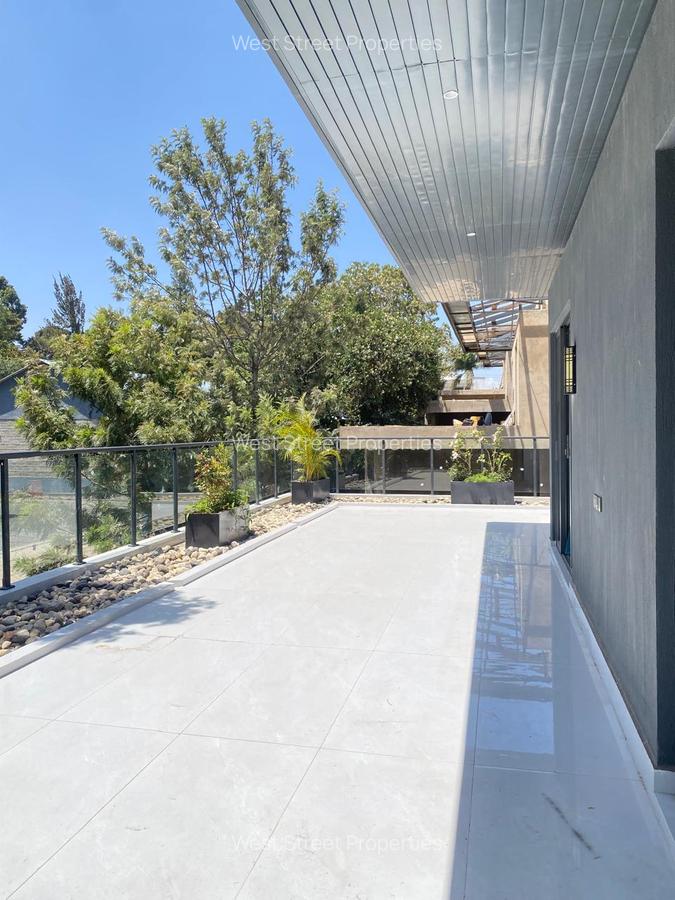 5 Bed Villa with En Suite at Lavington - 8