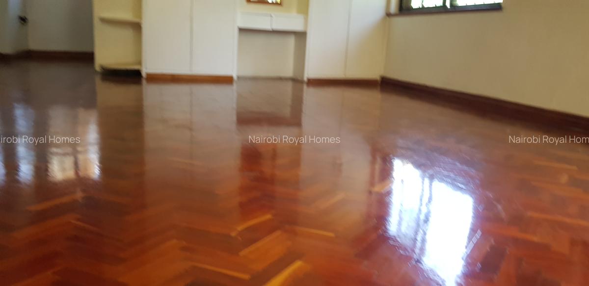 4 Bed House with En Suite at Spring Valley Road - 14