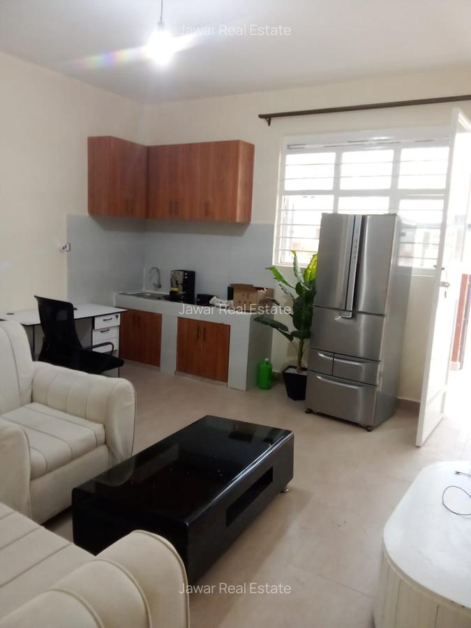 1 Bed House with En Suite at Hatheru Road - 6