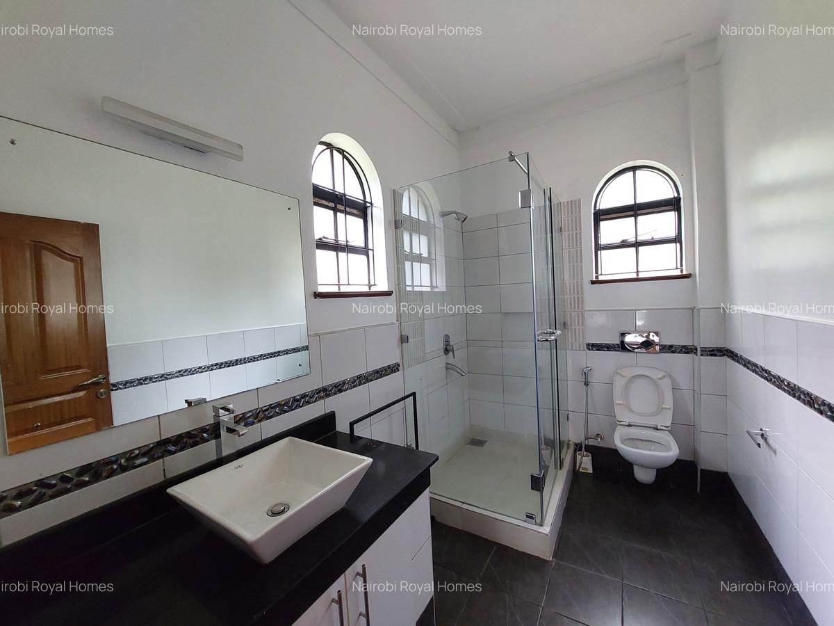 5 Bed House with En Suite at Redhil Road - 15