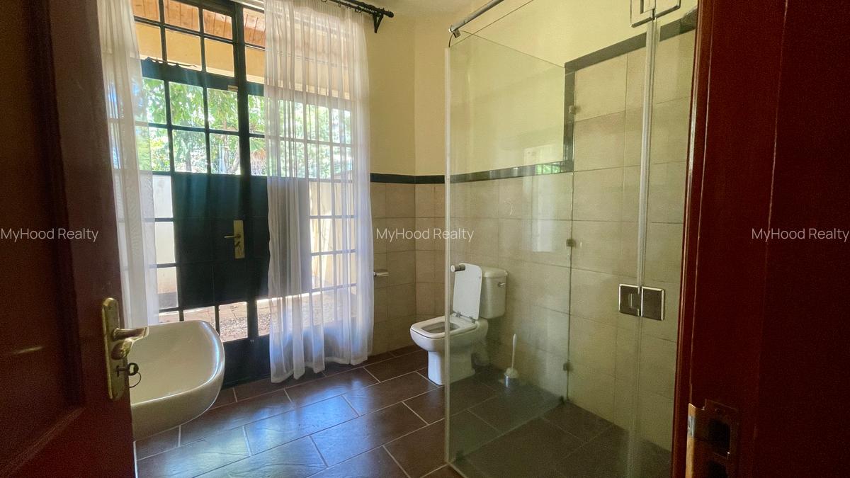 4 Bed House with En Suite in Runda - 13