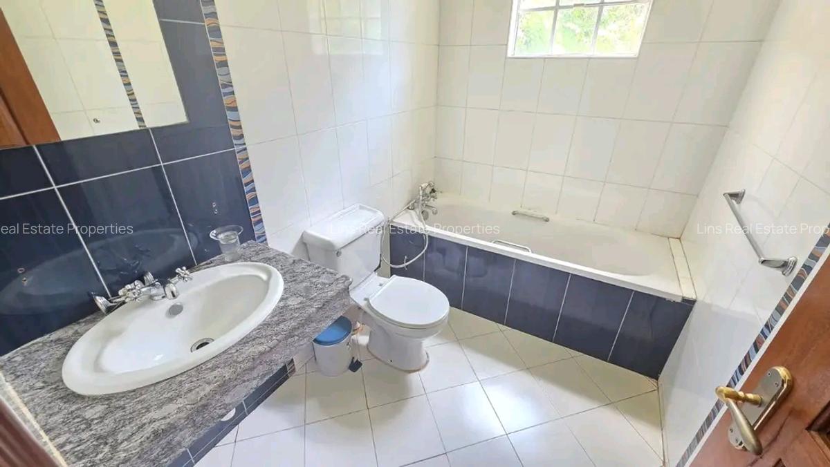 3 Bed Townhouse with En Suite in Spring Valley - 16