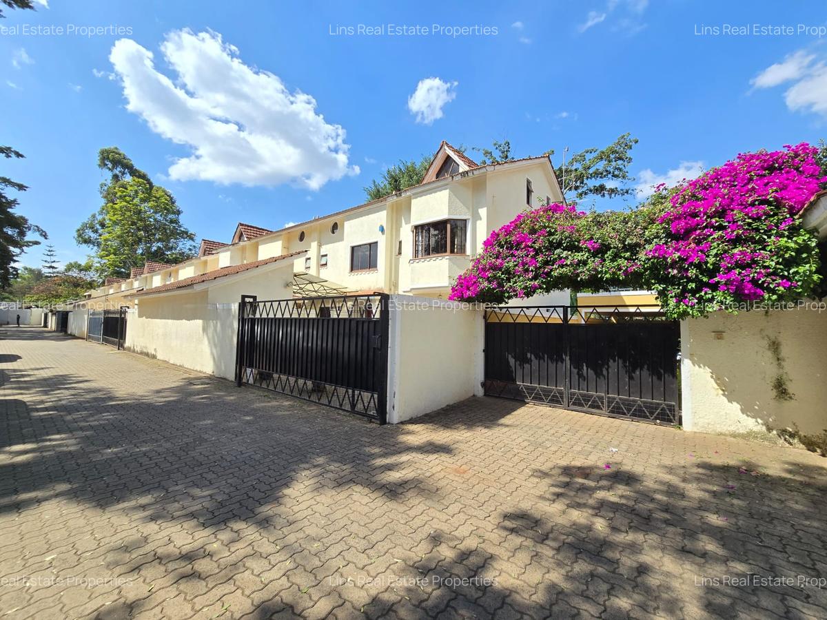 4 Bed Townhouse with En Suite in Lavington - 2
