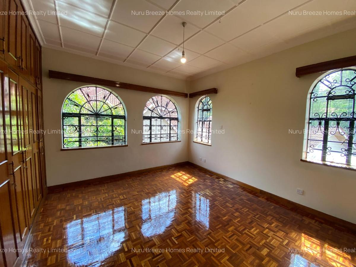 5 Bed Townhouse with En Suite in Nyari - 6