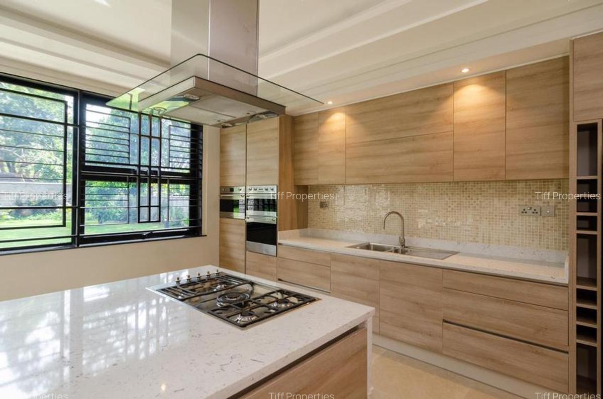 5 Bed House in Runda - 6