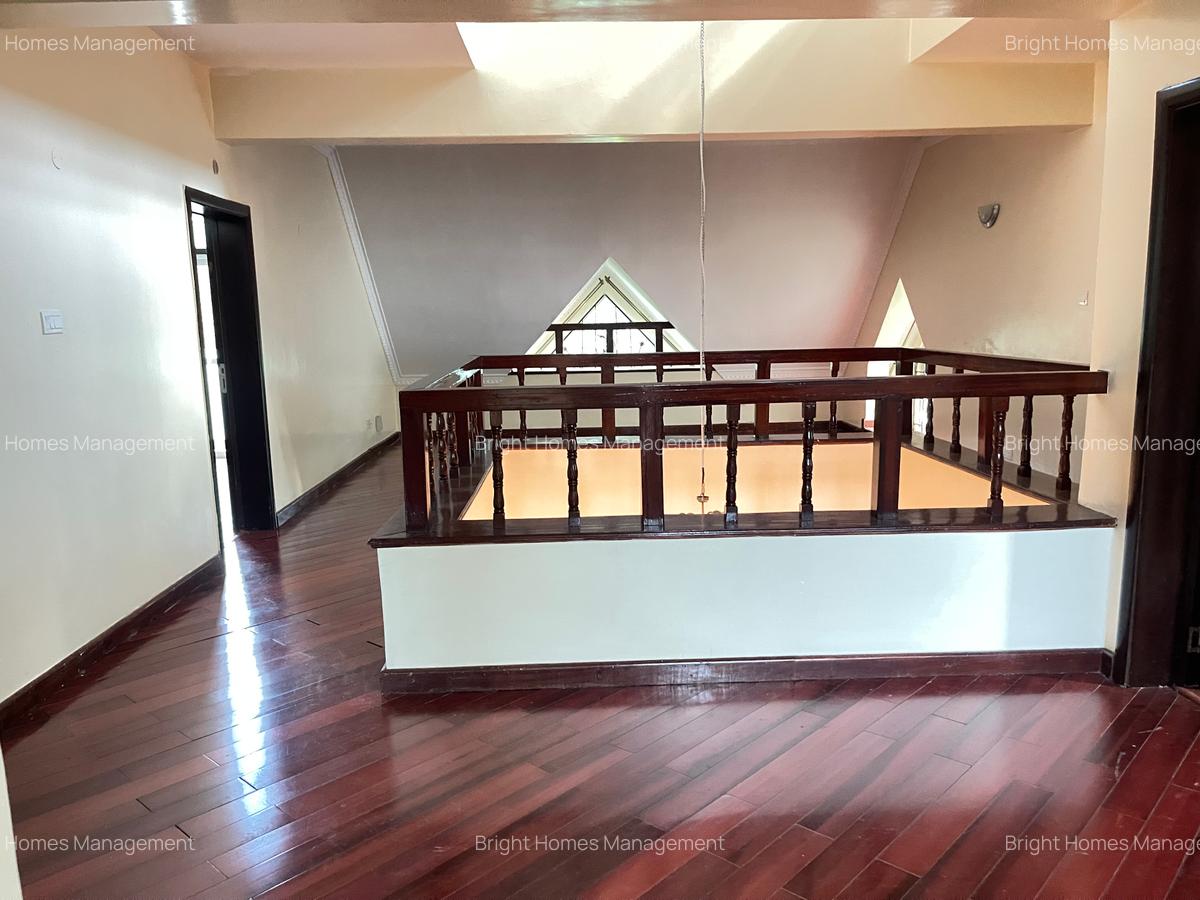 5 Bed Townhouse with En Suite in Lavington - 6