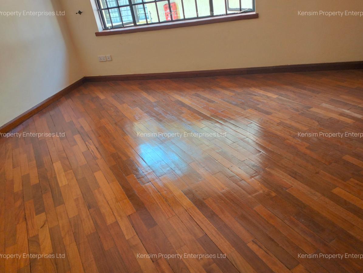 4 Bed Townhouse with En Suite in Lavington - 14