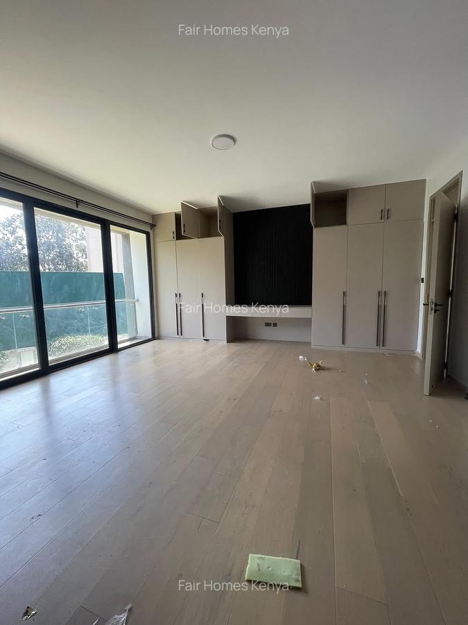 4 Bed Townhouse with En Suite at Lavington Green - 5