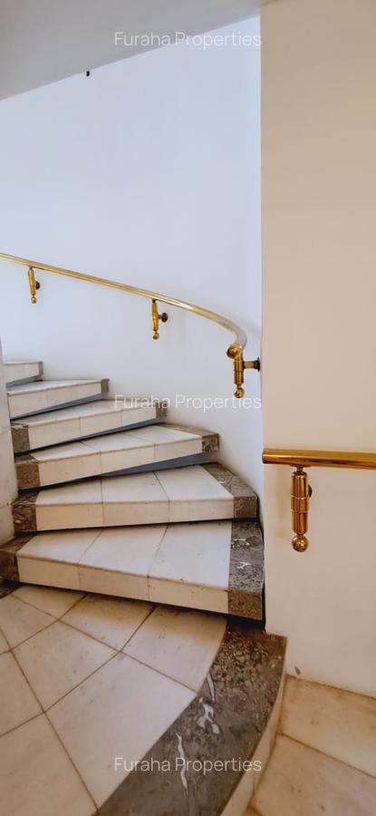 5 Bed House in Nyali Area - 1