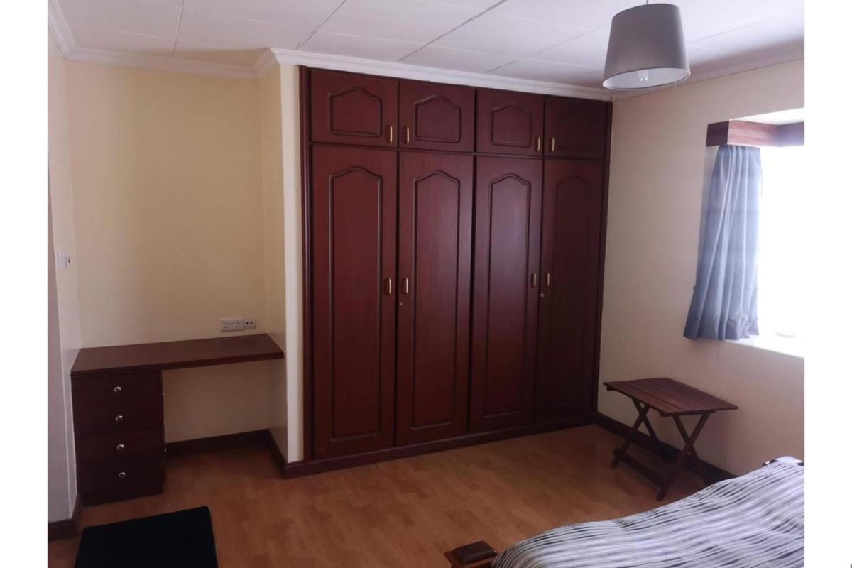 3 Bed Apartment with En Suite in Upper Hill - 7