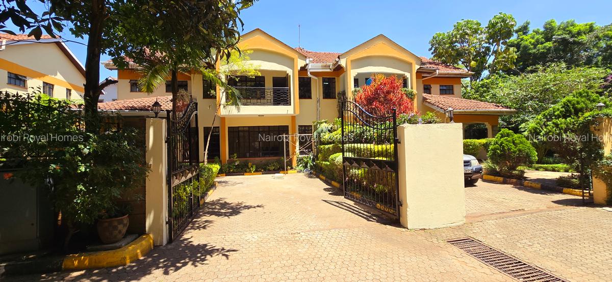4 Bed Townhouse with En Suite at Off Convent Drive - 17