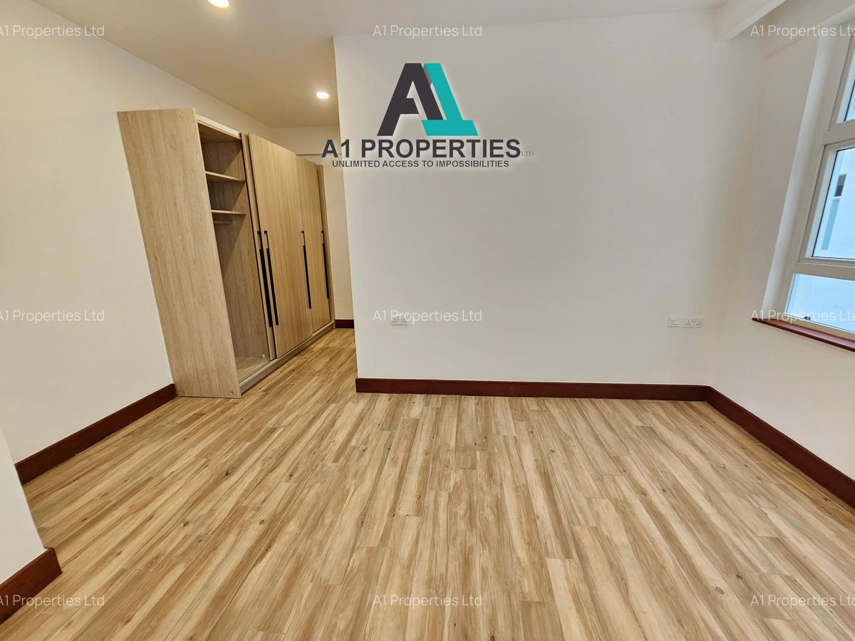 3 Bed Apartment with En Suite in Parklands - 11