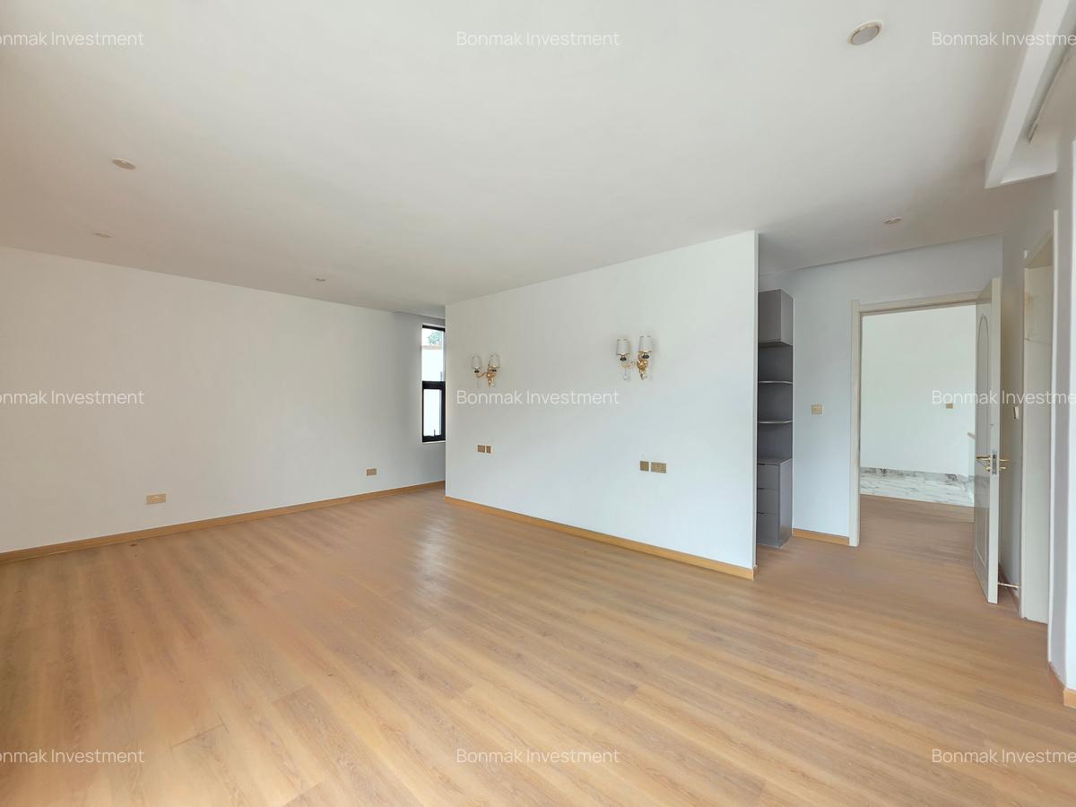 5 Bed Townhouse with En Suite at Issac Gathanju - 10