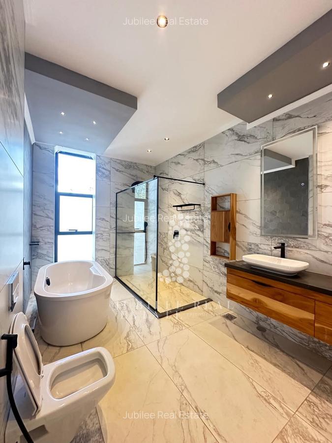 5 Bed Villa with En Suite in Loresho - 20