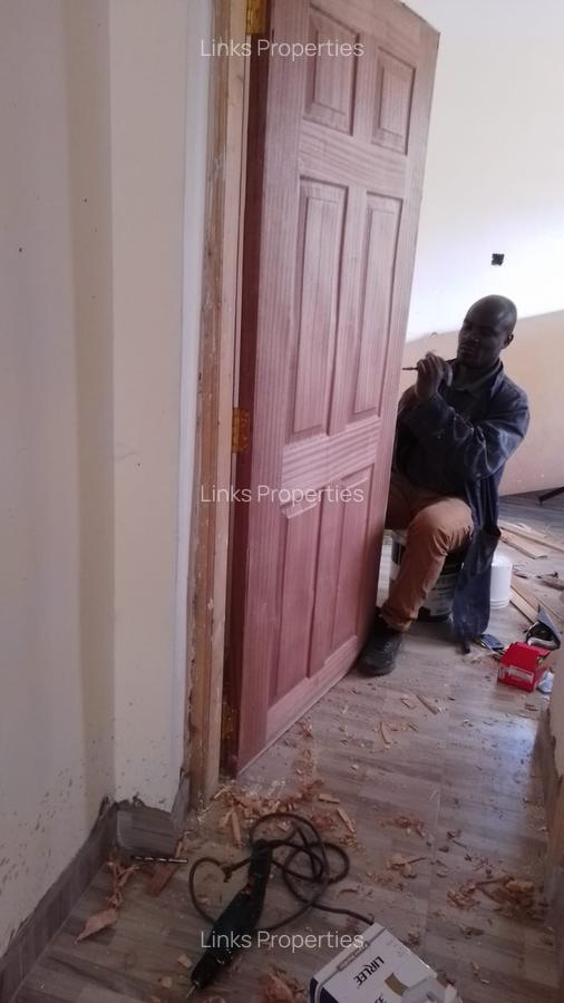 2 Bed Apartment with En Suite at Gataka Road - 12