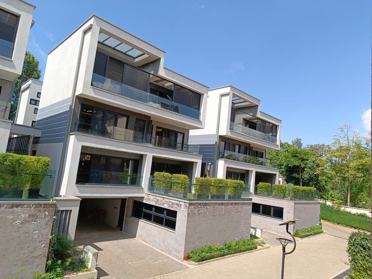 5 Bed Townhouse with En Suite in Lavington - 1