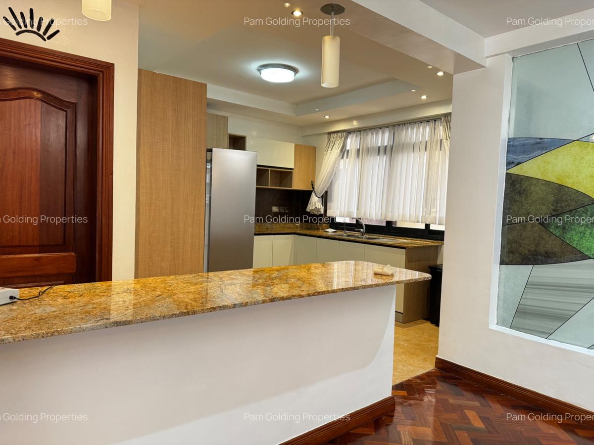 3 Bed Apartment with En Suite in Riverside - 6