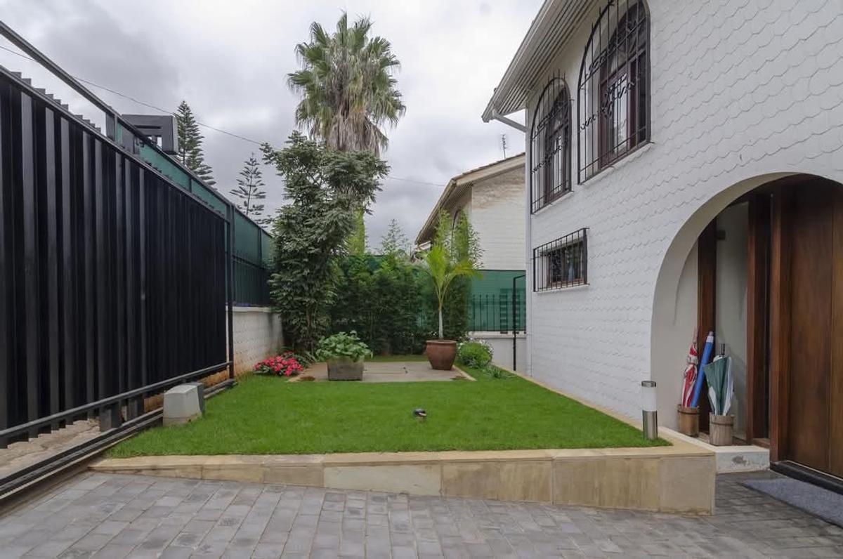 3 Bed Townhouse with En Suite in Kileleshwa - 4