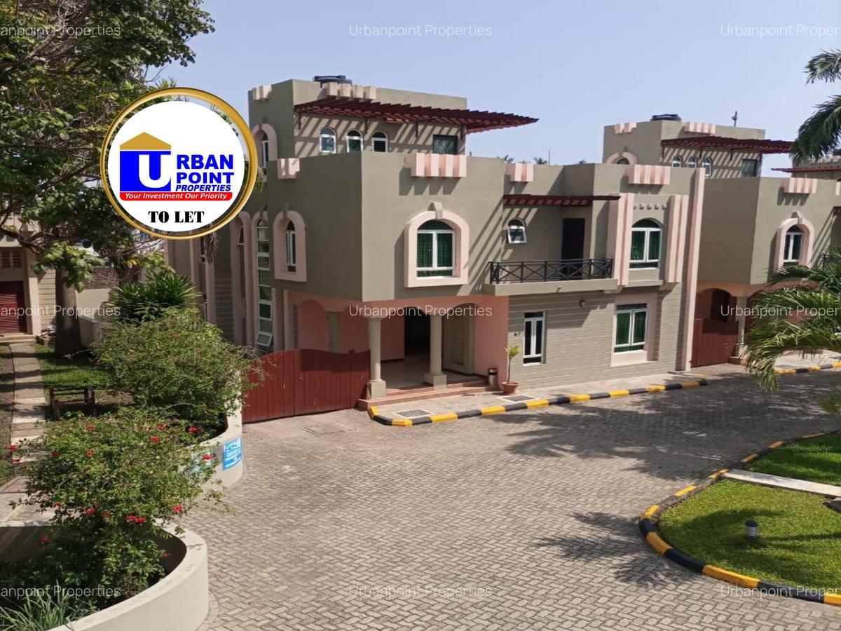 5 Bed Villa with En Suite in Nyali Area - 1
