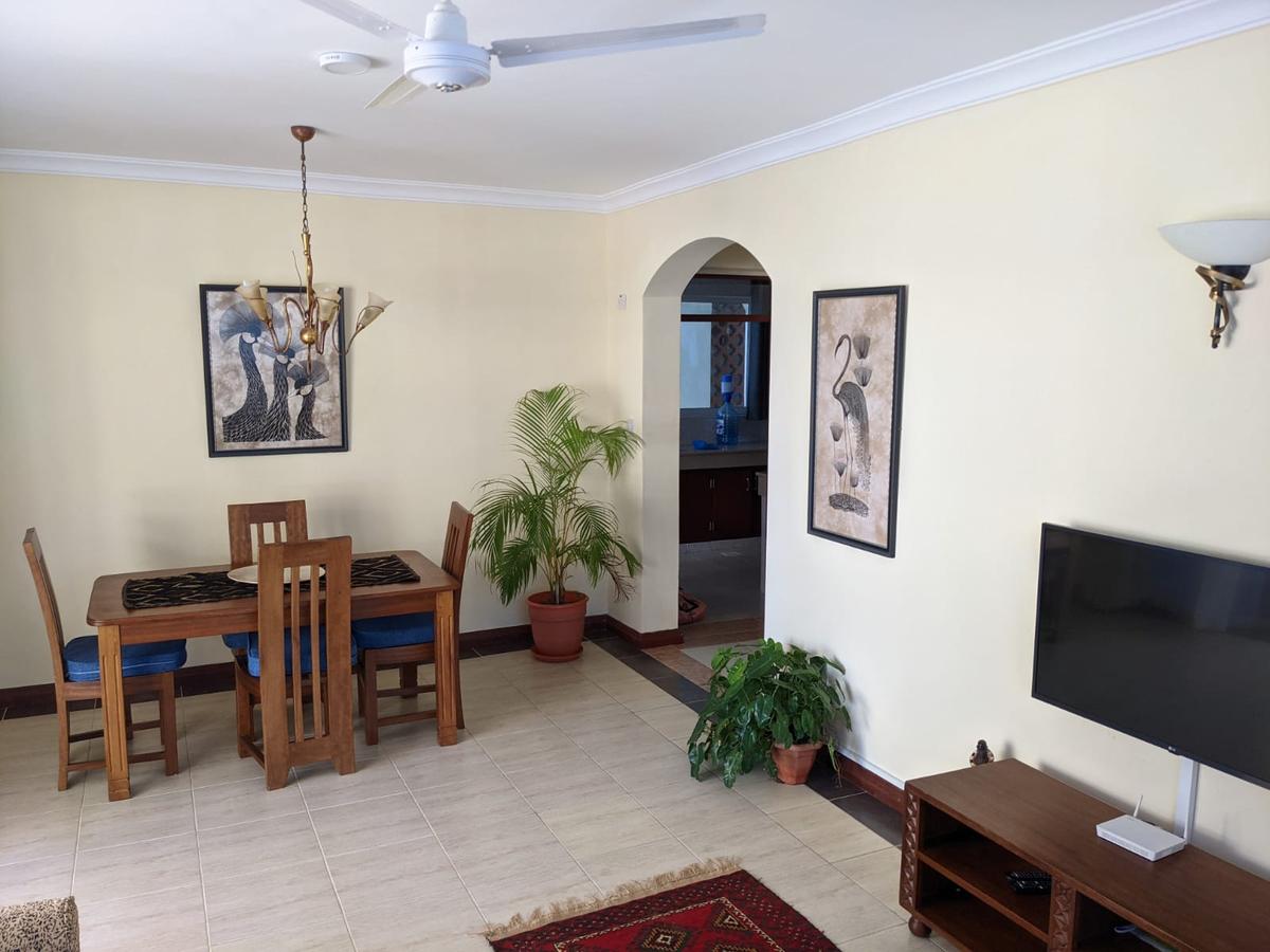 Serviced 2 Bed Apartment with En Suite in Nyali Area - 18