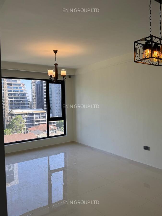 1 Bed Apartment with En Suite at Westlands Road - 3