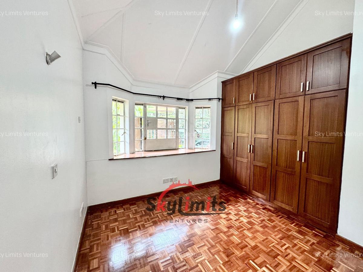 5 Bed Townhouse with En Suite in Rosslyn - 16