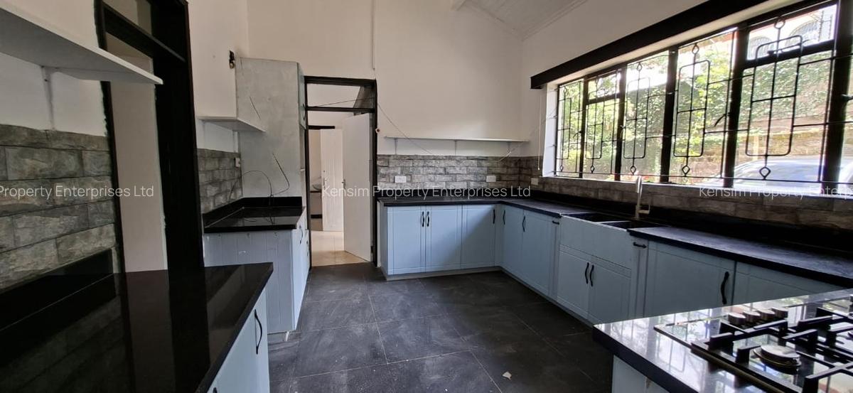 4 Bed Townhouse with En Suite in Lavington - 15