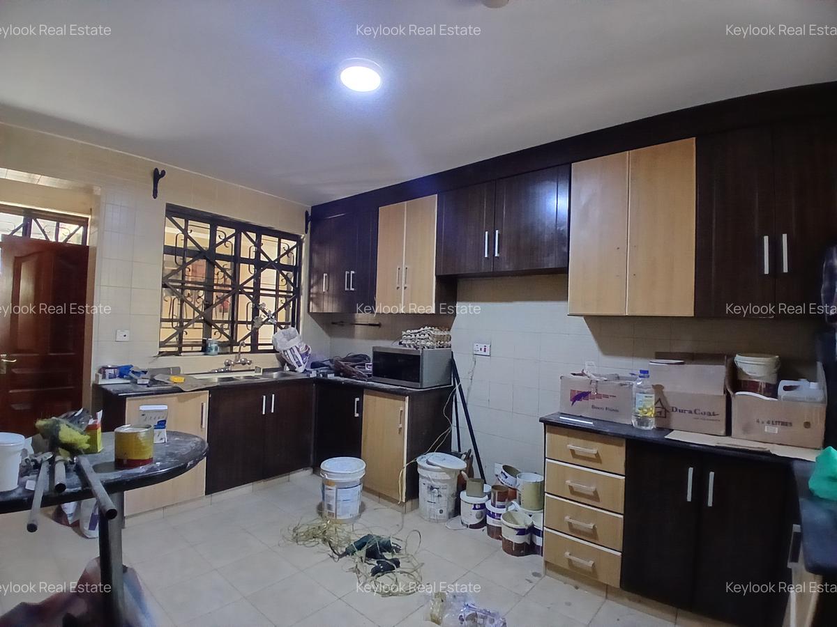 5 Bed Townhouse with En Suite at Lavington Green - 5