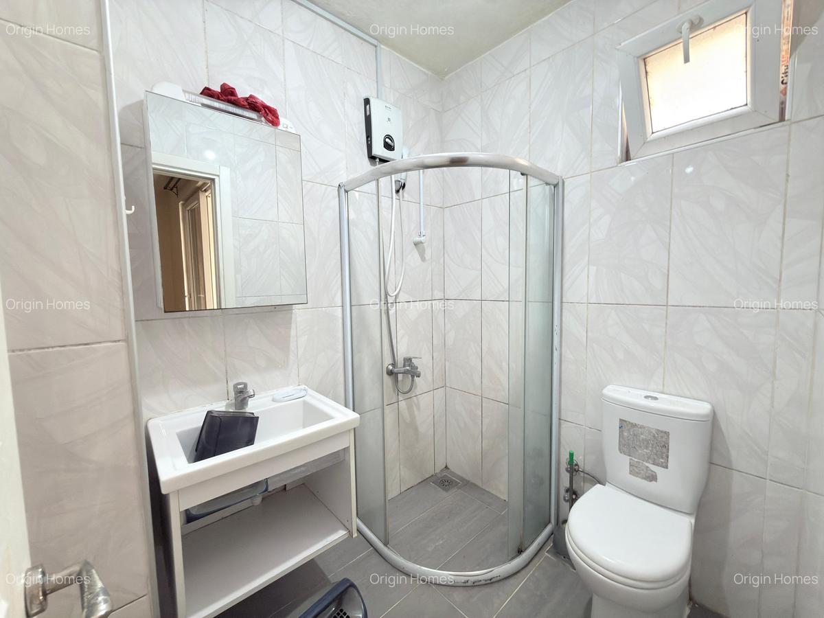 3 Bed Apartment with En Suite at Lavington - 5