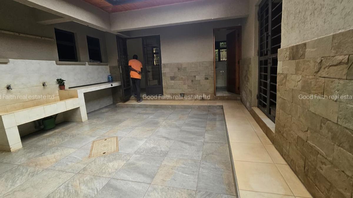 5 Bed Villa with En Suite in Runda - 15