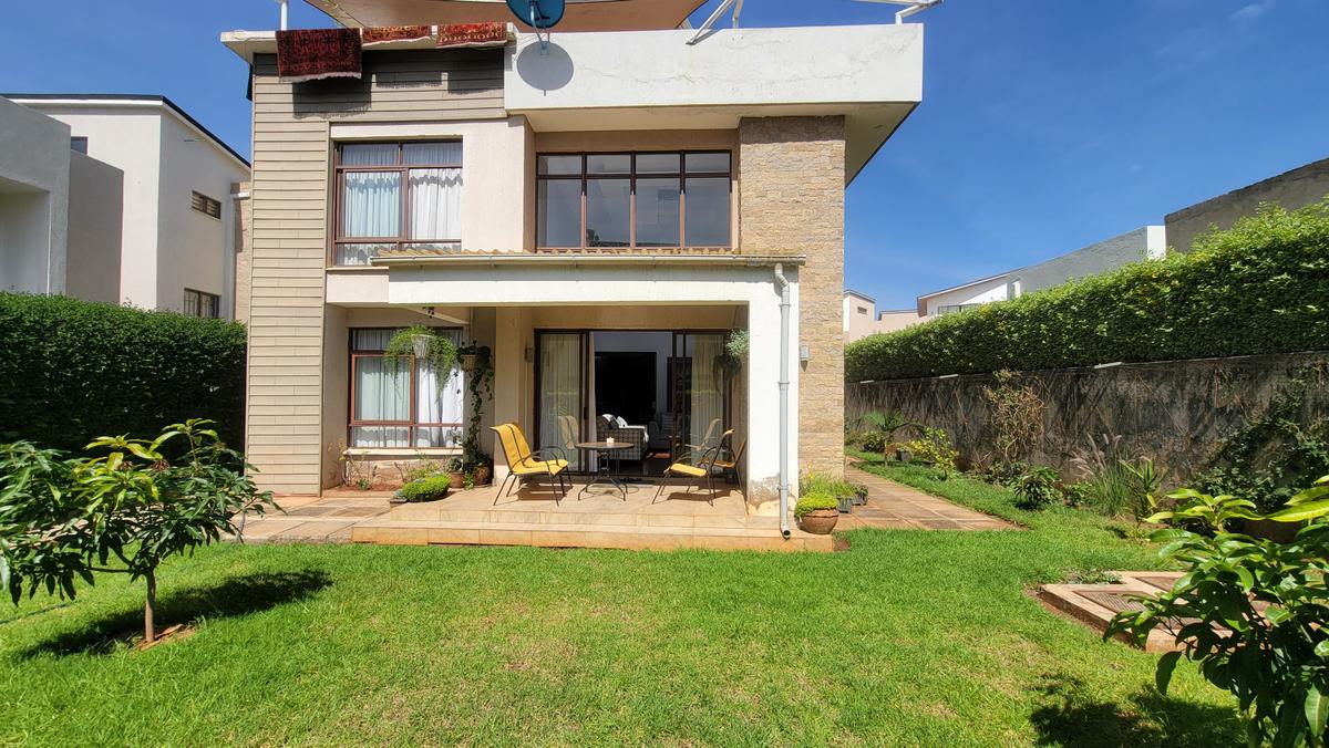 4 Bed House with En Suite in Runda - 1