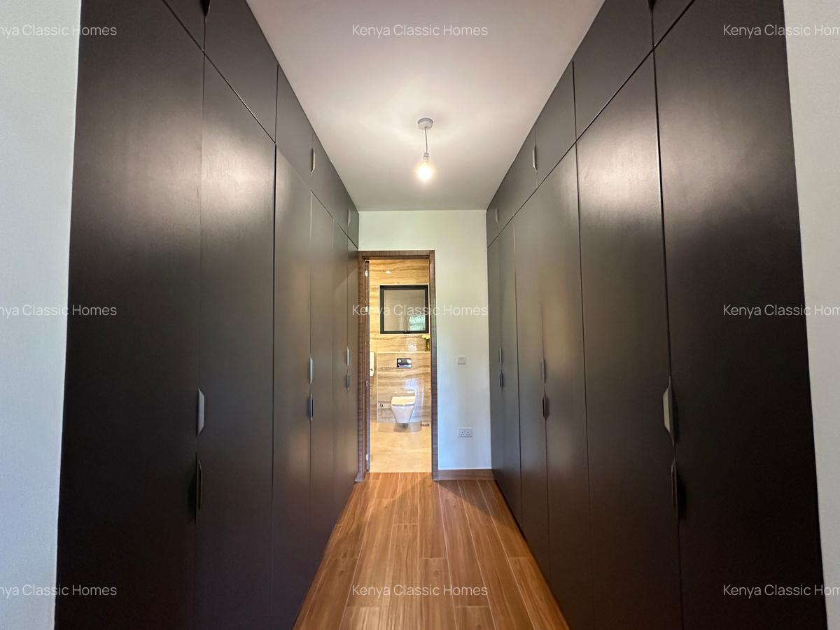 3 Bed Apartment with En Suite at Riverside - 16