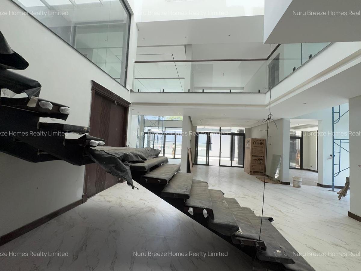 5 Bed Villa with En Suite in Nyari - 12