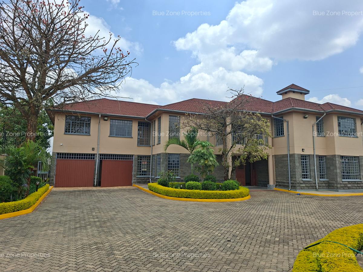 5 Bed House with En Suite at Off Mimosa Rd - 2