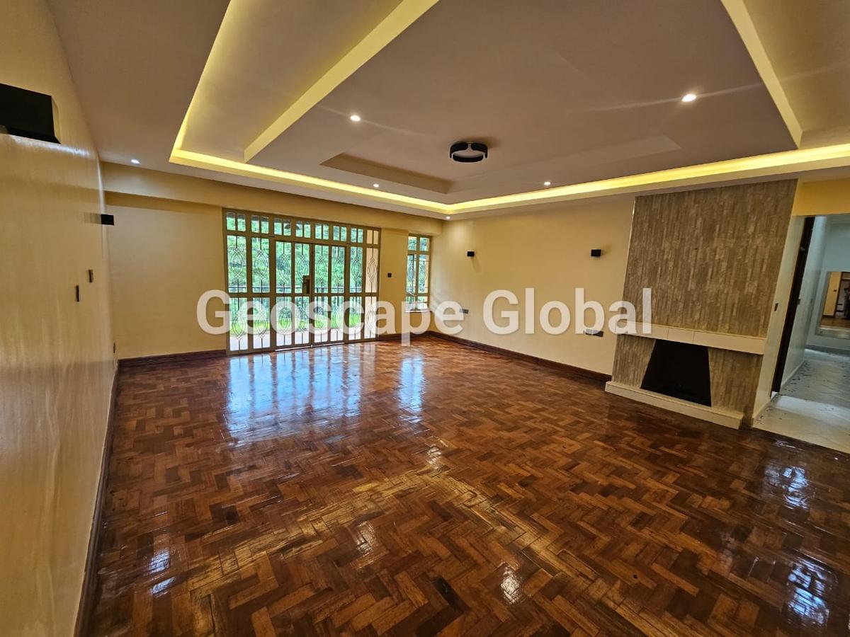 3 Bed Apartment with En Suite in Nyari - 3