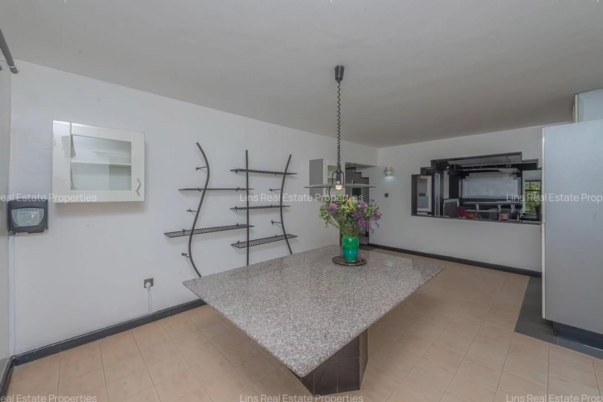 4 Bed House with En Suite in Runda - 13