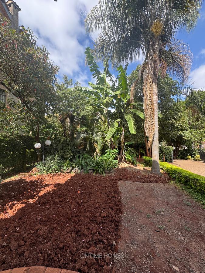5 Bed Villa with En Suite at Lavington - 10