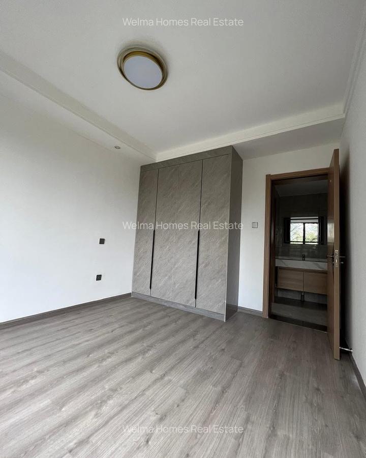 3 Bed Apartment with En Suite in Riverside - 14