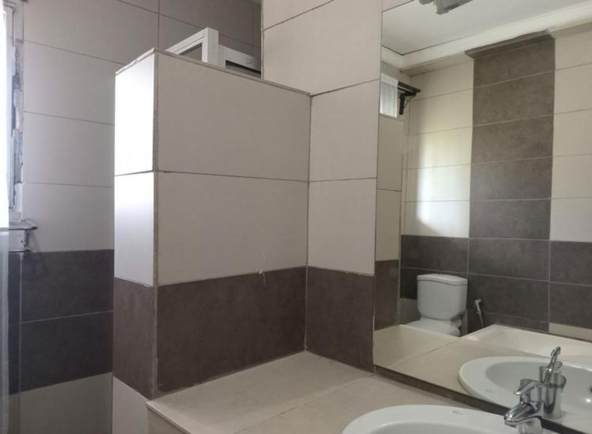 3 Bed Apartment with En Suite at Mpaka Rd - 19