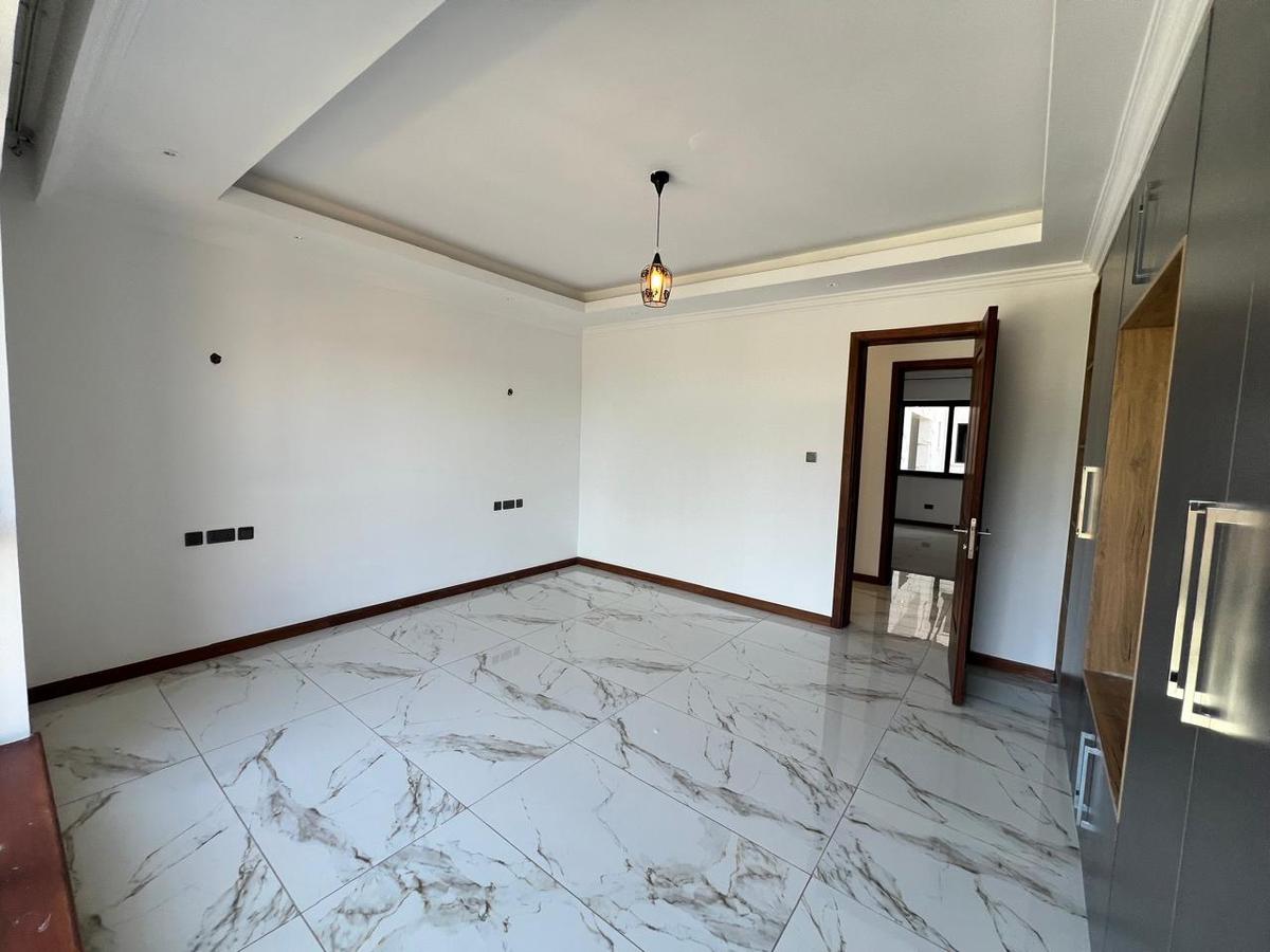 3 Bed Apartment with Swimming Pool in Kileleshwa - 6