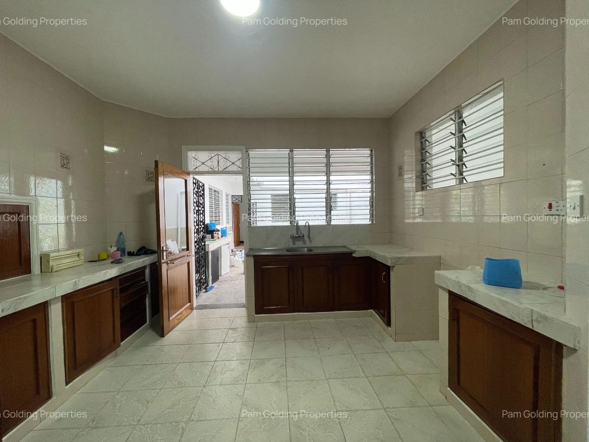 4 Bed Townhouse at General Mathenge - 3