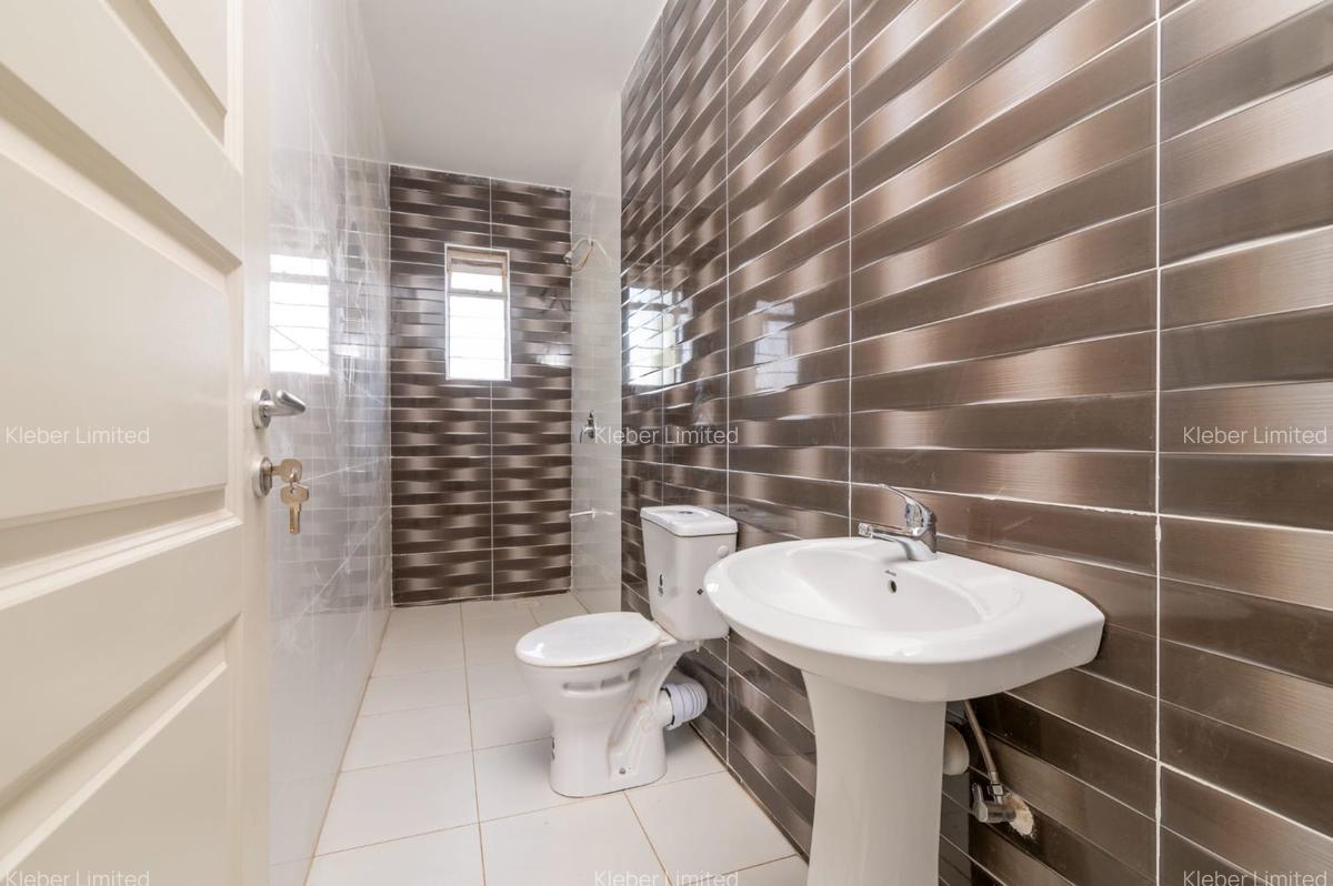 3 Bed Apartment with En Suite at Juja - 11