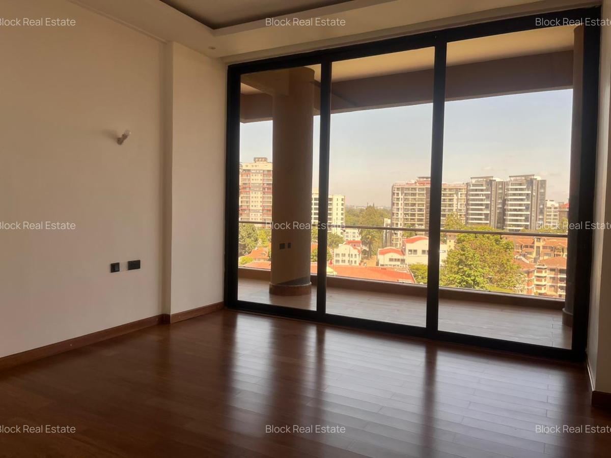 4 Bed Apartment with En Suite in Spring Valley - 11