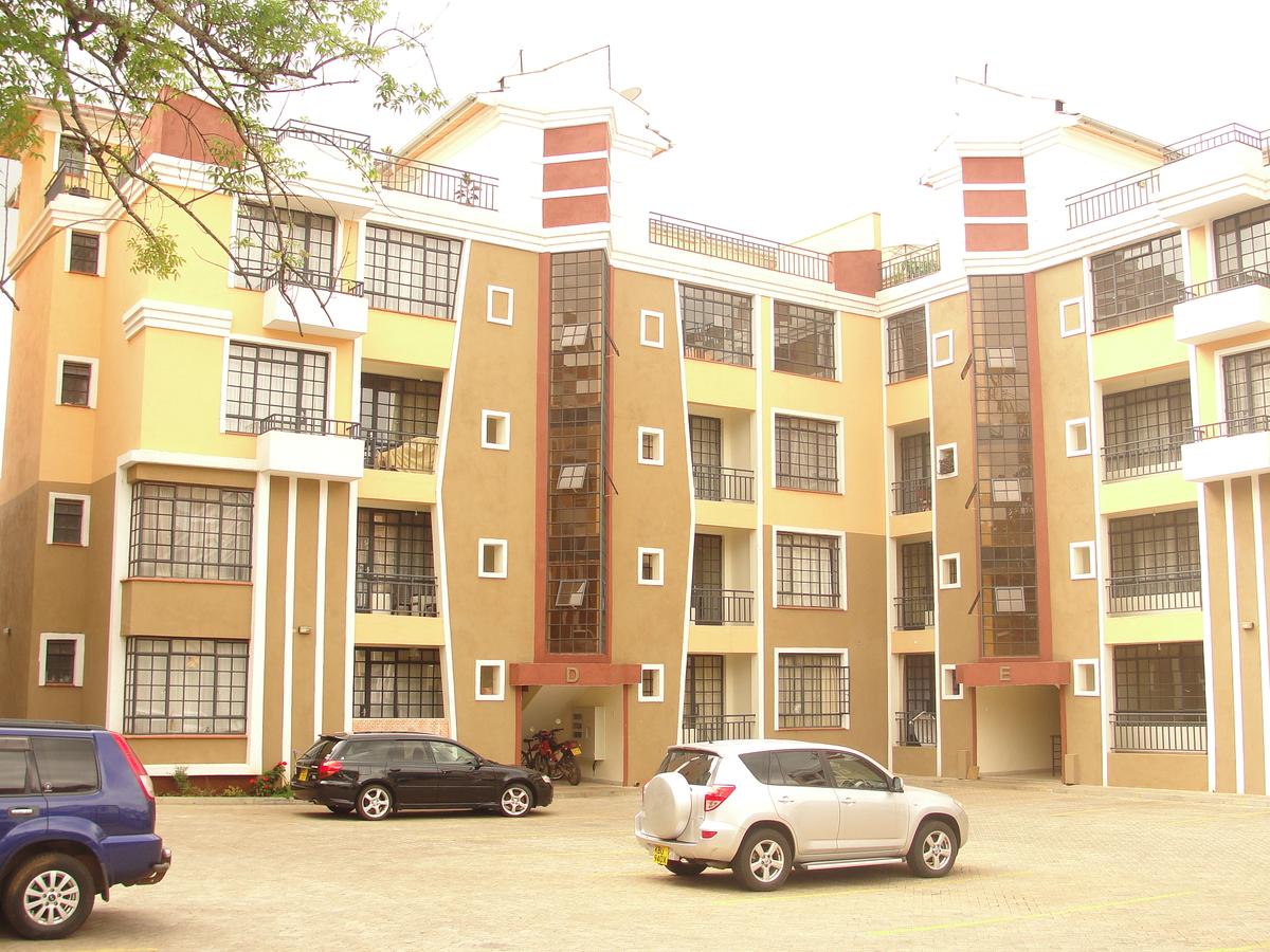 3 Bed Apartment with En Suite at Riverside Drive - 1