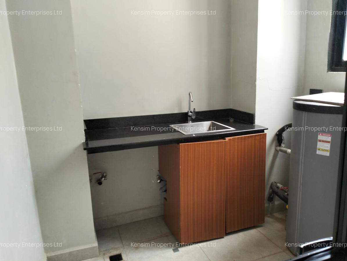 3 Bed Apartment with En Suite in Brookside - 7