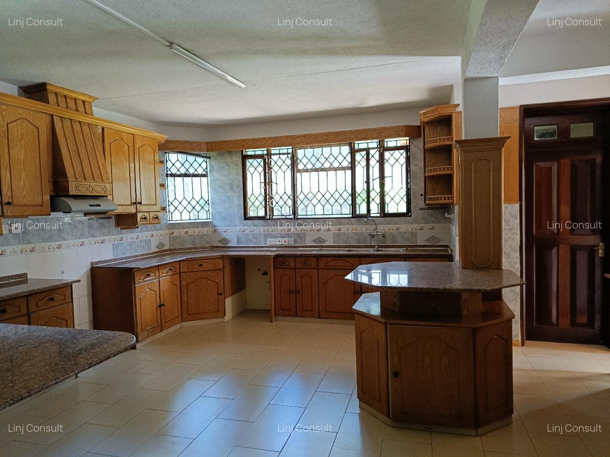 5 Bed House with En Suite at Runda - 11