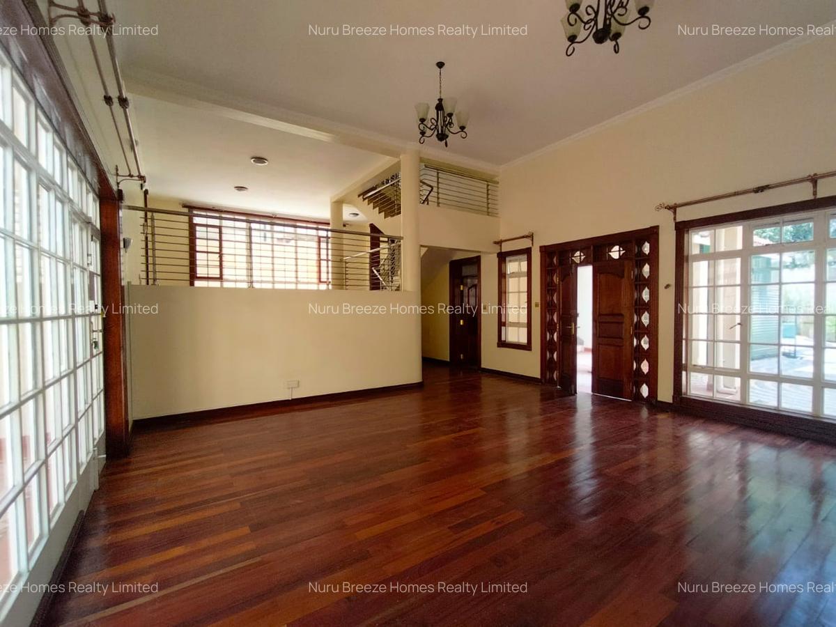 4 Bed Townhouse with En Suite in Kyuna - 2